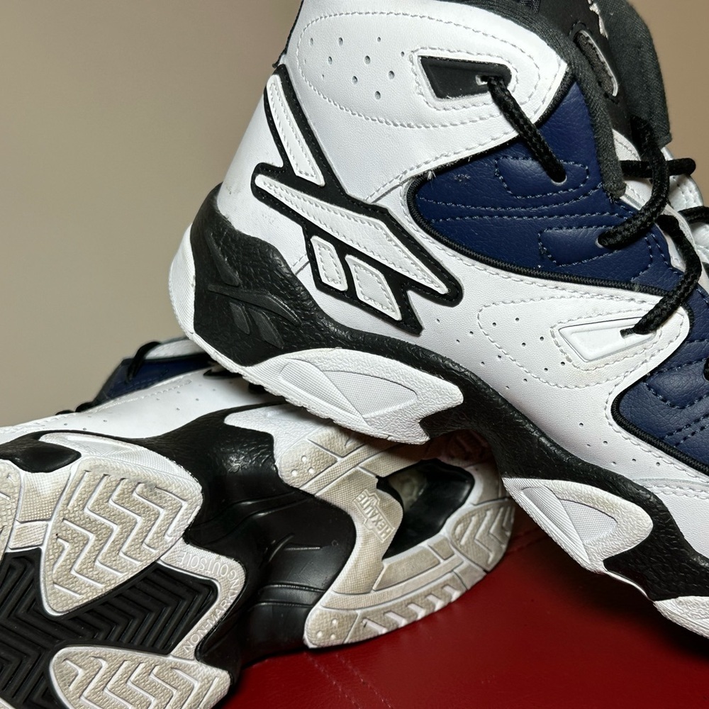 Reebok Avant Guard Sneakers - Picture 6 of 7